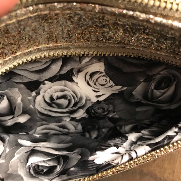 Gold Wristlet - Picture 3 of 4